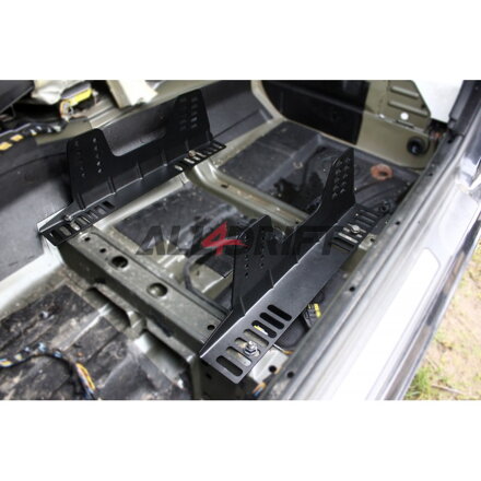 Steel side mount for racing seats BMW E36/E46 - centering the seat