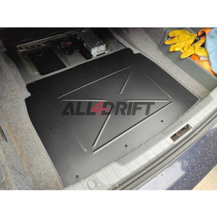 BMW E9x E8x spare wheel well cover