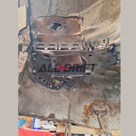 Storage, reinforcement of the rear trailing arm BMW E46